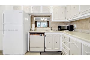 4000 NW 44th Ave APT 306, Lauderdale Lakes, FL 33319, - MLS#A12006129