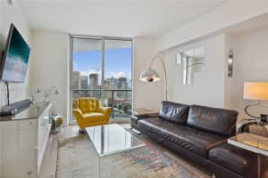 185 Sw 7th St 2105, Miami