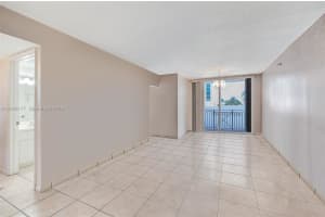 2642 Collins Ave APT 306, Miami Beach, FL 33140, - MLS#A12006177