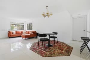 183 Lakeview Dr APT 102, Weston, FL 33326, - MLS#A12006199