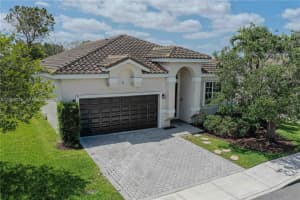 16284 Nw 24th St, Pembroke Pines