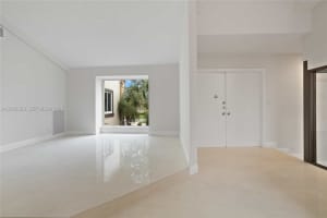 8881 N Lake Dasha Dr Plantation, FL 33324 - Off Market