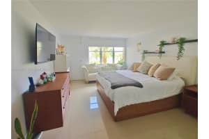 16300 Golf Club Rd APT 204, Weston, FL 33326, - MLS#A12006271