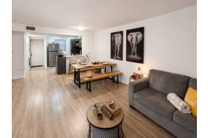 8421 Lagos De Campo Blvd 309t, Tamarac