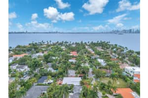 7701 Center Bay Dr, North Bay Village