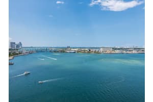 888 Brickell Key Dr 2112, Miami