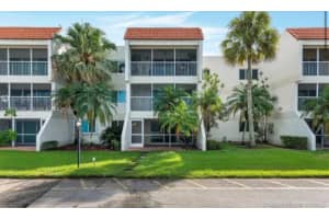100 Lakeview Dr 112, Weston