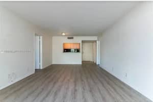 100 Lakeview Dr APT 112, Weston, FL 33326, - MLS#A12006336