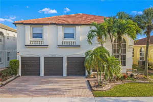 16818 Sw 16th St, Pembroke Pines