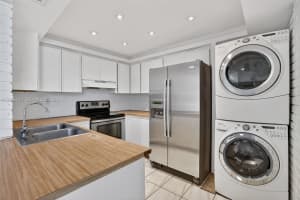 10302 NW 9th St Cir APT 204, Miami, FL 33172, - MLS#A12006412