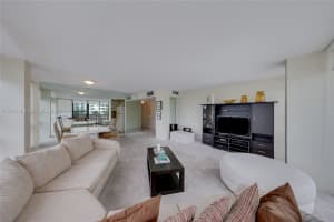 600 NE 36th St APT 421, Miami, FL 33137, - MLS#A12006468