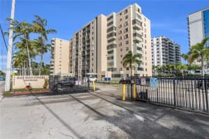 5055 Nw 7th St 504, Miami