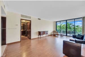 2800 Island Blvd 603, Aventura