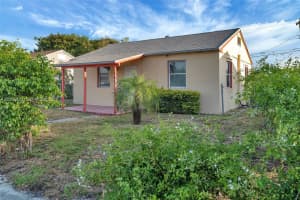 562 W 4th St, Riviera Beach, FL 33404, - MLS#A12006493