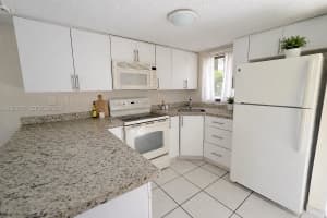 8870 Fontainebleau Blvd APT 409, Miami, FL 33172, - MLS#A12006575