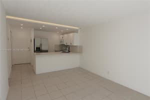 4550 NW 9th St APT 305E, Miami, FL 33126, - MLS#A12006600