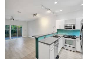 835 NE 19th Ave APT 10, Fort Lauderdale, FL 33304, - MLS#A12006634