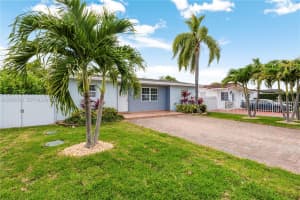 330 SW 104th Ct, Miami, FL 33174, - MLS#A12006648