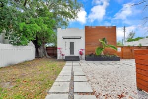 570 Nw 48th St, Miami