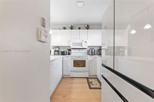 6235 SW Kendale Lakes Cir APT 247, Miami, FL 33183, - MLS#A12006741