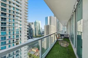 1111 Sw 1st Ave 2420-n, Miami