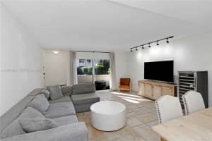 9394 SW 77th Ave APT F4, Miami, FL 33156, - MLS#A12006800