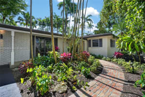 15821 SW 86th Ave, Palmetto Bay, FL 33157, - MLS#A12006805