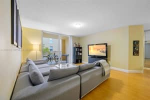 19555 E Country Club Dr #8303, Aventura, FL 33180, - MLS#A12006835