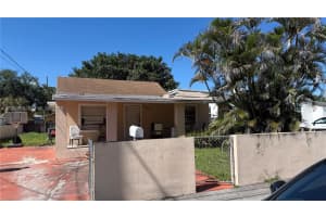 2071 Nw 86th St, Miami