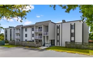 5020 Nw 79th Ave 303, Doral