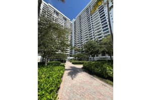 2500 Parkview Dr 1210, Hallandale Beach