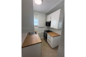 2816 Pine Tree Dr #2, Miami Beach, FL 33140, - MLS#A12006920