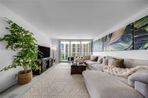 1000 West Ave APT 702, Miami Beach, FL 33139, - MLS#A12006925