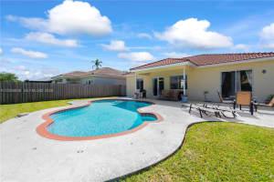 595 SE 30th Dr, Homestead, FL 33033, - MLS#A12006936