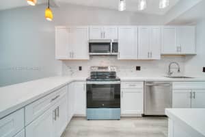 1720 NW 92nd Ave, Pembroke Pines, FL 33024, - MLS#A12007053