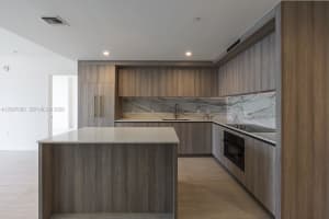 77 SE 5th St, Miami, FL 33131, - MLS#A12007080