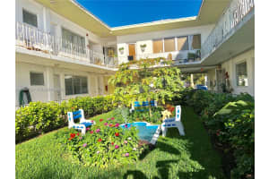 2250 Bay Dr APT 8, Miami Beach, FL 33141, - MLS#A12007136