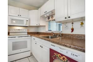 5171 W Oakland Park Blvd 106, Lauderdale Lakes