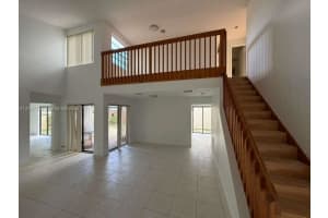 17317 Nw 63rd Ave, Hialeah