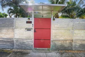 270 Nw 106th St, Miami