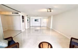 6039 Collins Ave APT 520, Miami Beach, FL 33140, - MLS#A12007199