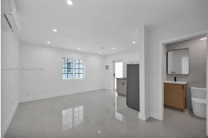 570 NW 48th St, Miami, FL 33127, - MLS#A12007233