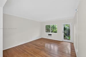 428 Collins Ave APT 4, Miami Beach, FL 33139, - MLS#A12007248