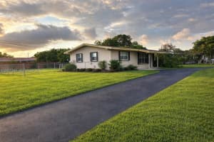 2724 Acapulco Dr, Miramar