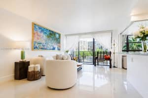 400 Leslie Dr APT 319, Hallandale Beach, FL 33009, - MLS#A12007252