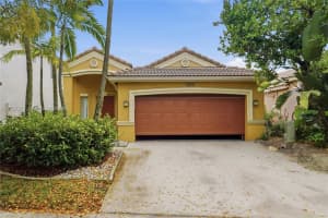 1004 Golden Cane Dr, Weston