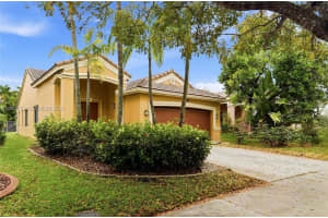 1004 Golden Cane Dr, Weston, FL 33327, - MLS#A12007254