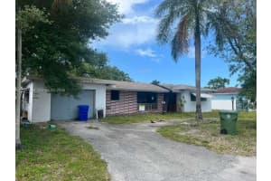 6841 Sw 16th Ct, Pembroke Pines
