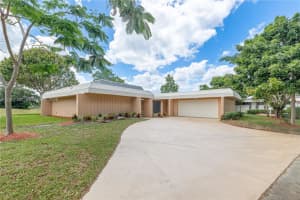 5201 Yellow Pine Ln, Tamarac