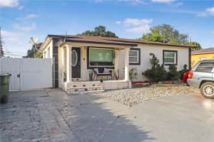 571 E 60th St, Hialeah